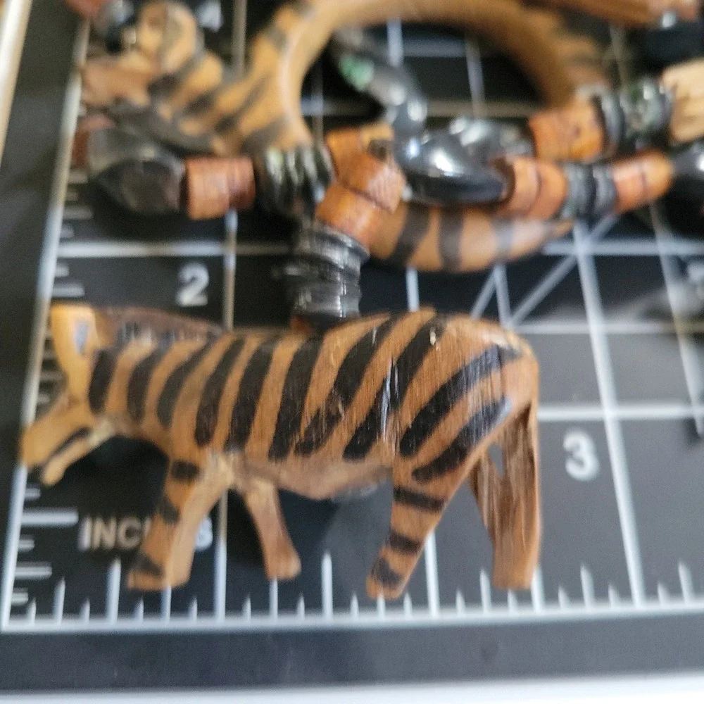 Hand Carved Wood Safari Animal Bead Necklace 30‎ Inch Zebra Giraffe Goblincore